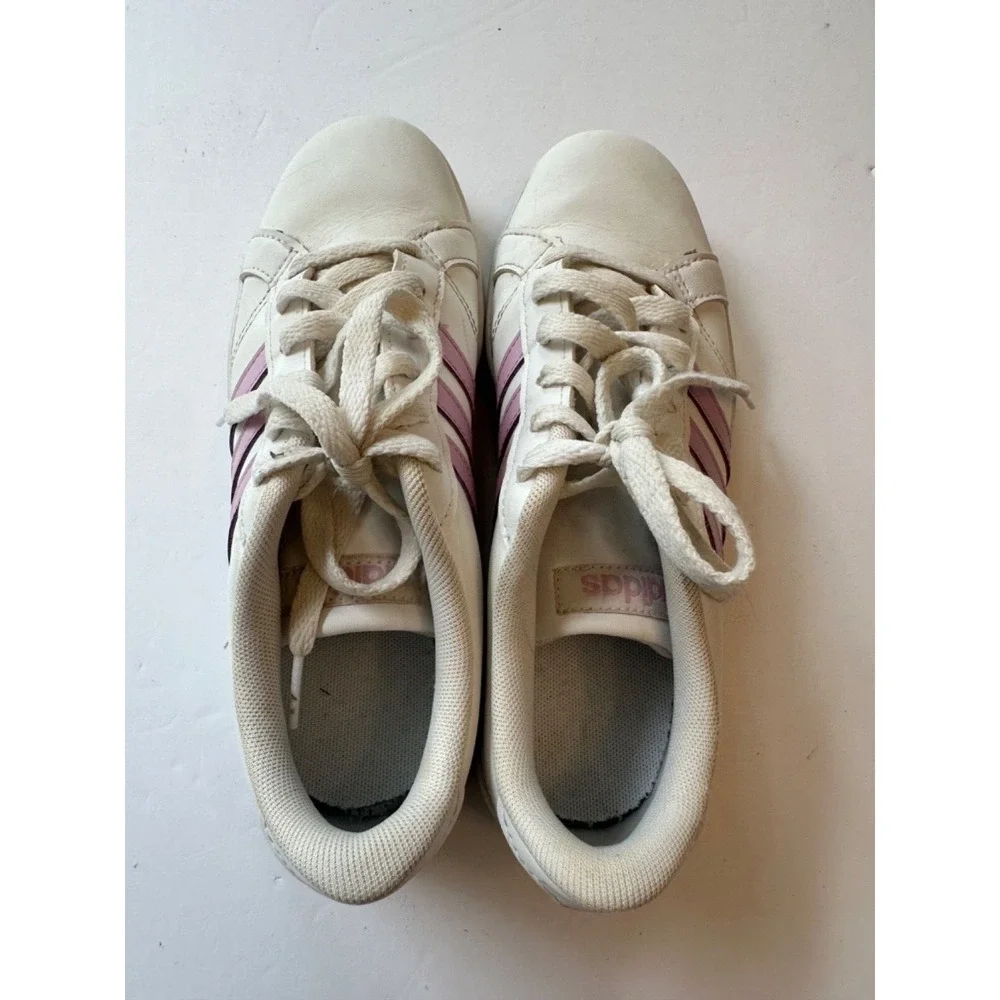 Adidas Youth Size‎ 4 White Leather Sneakers with Lavender Stripes
